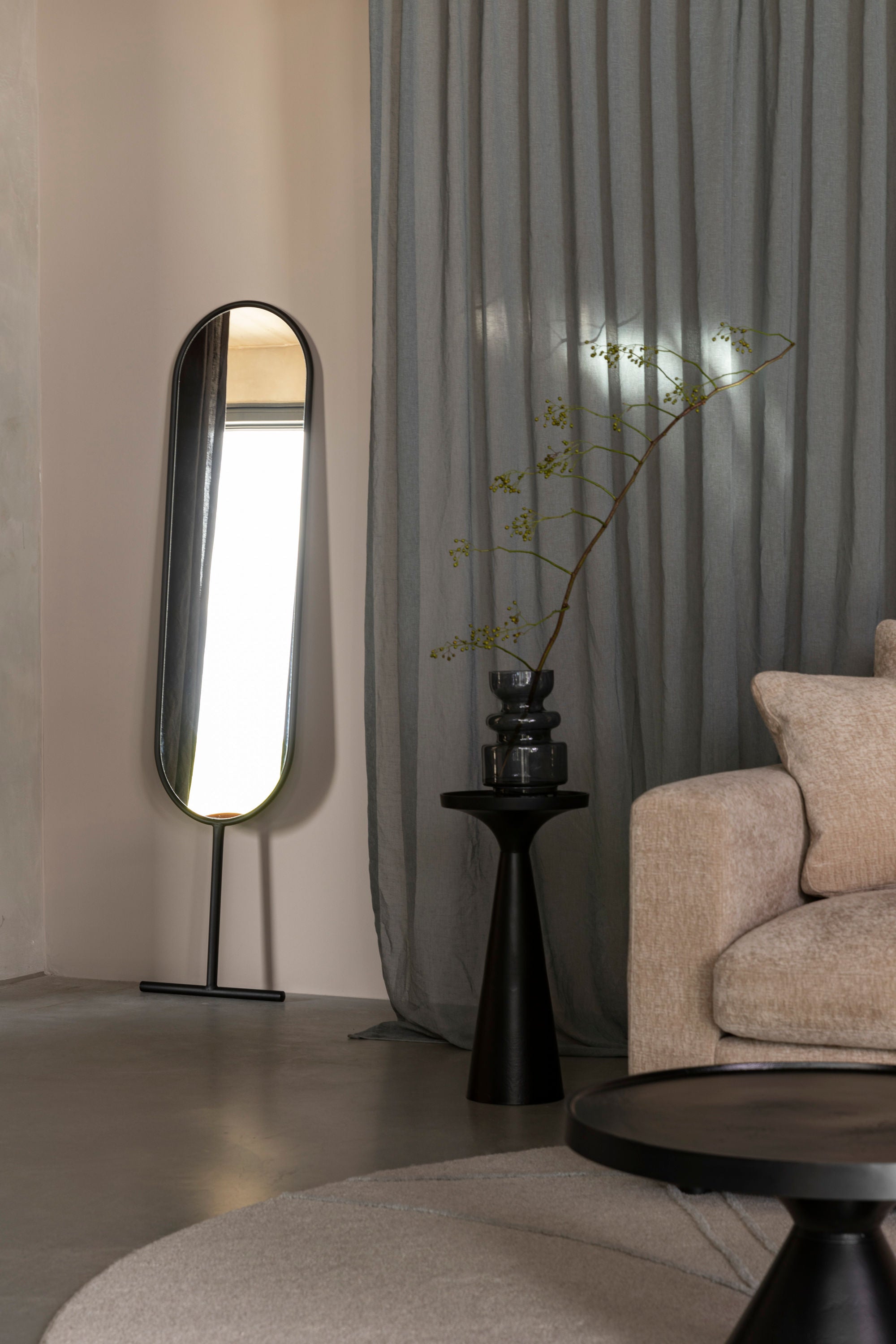 Zuiver Floss Black Aluminum Round Side Table